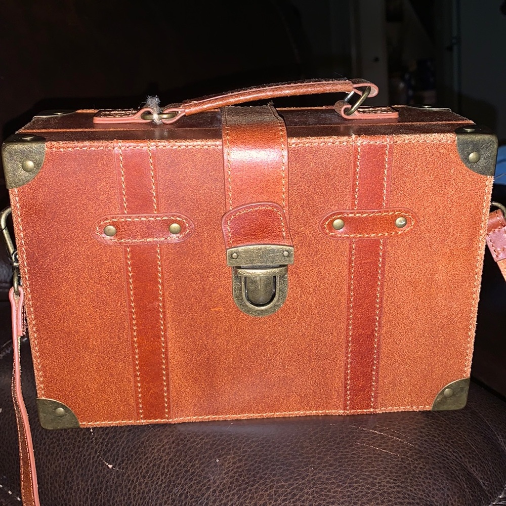 Most wanted USA Vintage leather cross body bag NWT